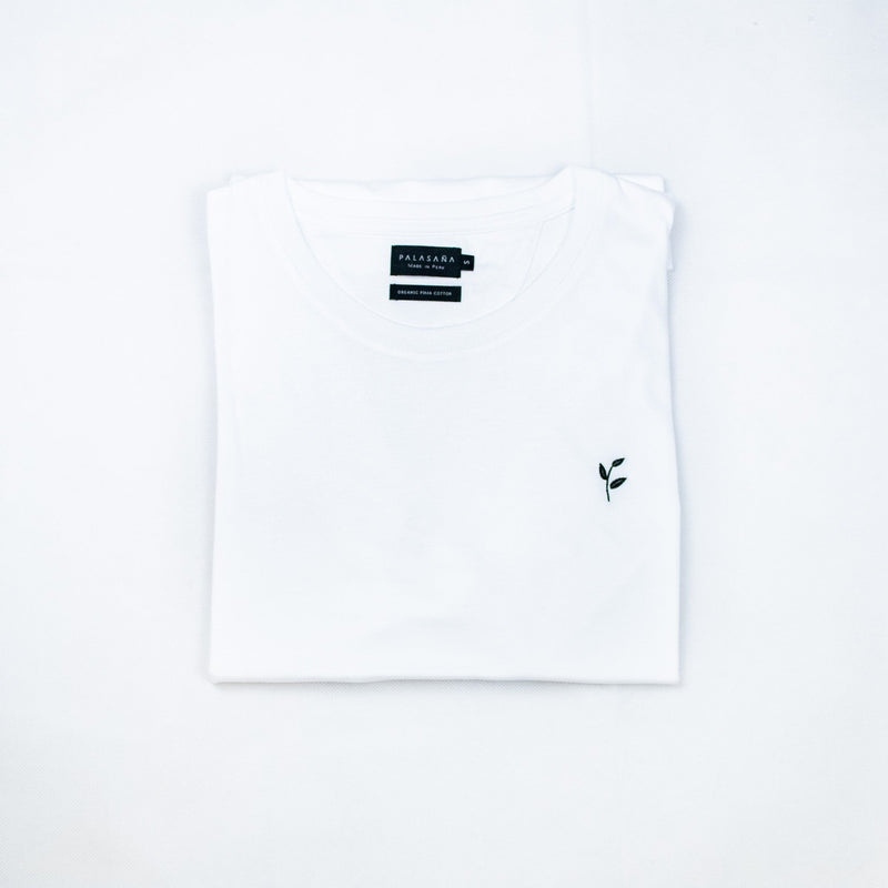 partenariat avec l’association Franco-Équatorienne Ishpingo. Tee-shirt T-Wood Blanc Femme Motifs & Inspirations Mayas Renforcement tissu au niveau des épaules Logo Palasana brodé au dos  100% Coton Pima, la "soie d'Amérique du Sud" Tissu en tissage jersey Soyeux, doux, confortable Made in Peru Valorisation des savoir-faire  Commerce équitable  Global Organic Textil Standard (GOTS) 
